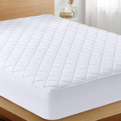 Fitted Mattress Pad (Queen), Elastic Fitted Mattress Protector, Mattress Cover Stretches up to 16 Inches Deep, Machine Washable Mattress Topper